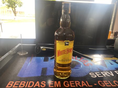 White horse 1L