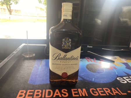 Ballantine’s 1L